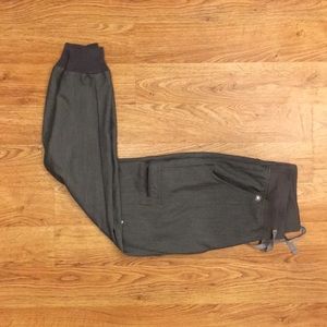 Figs: zamora jogger bottoms